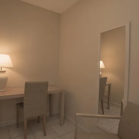 Отель Excelsuites Канны