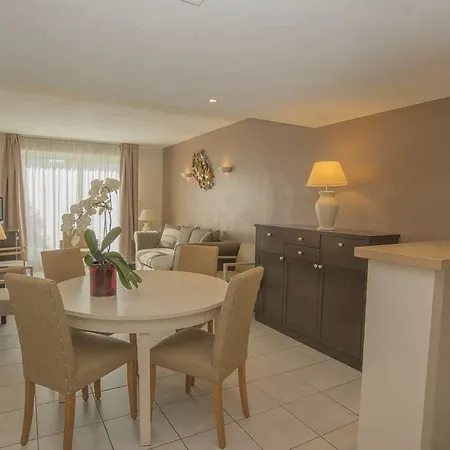 Excelsuites Отель