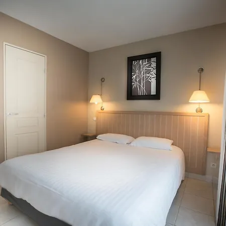 מלון Excelsuites 4*