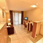 Excelsuites Ξενοδοχείο