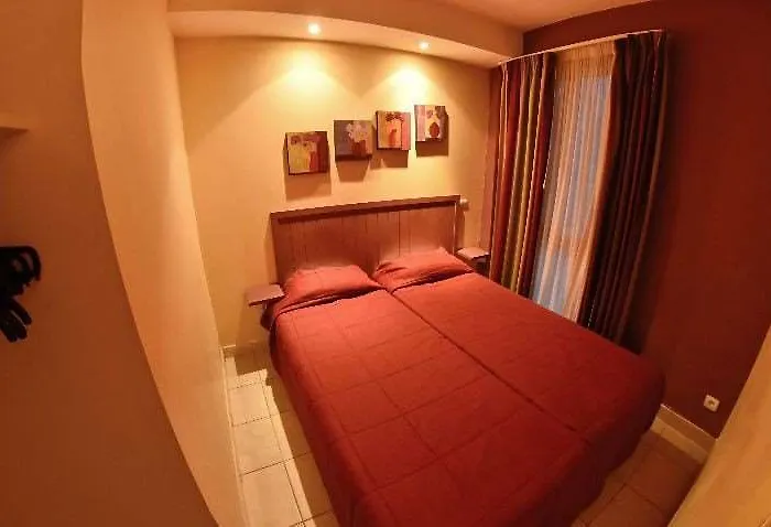 Excelsuites 4* كان