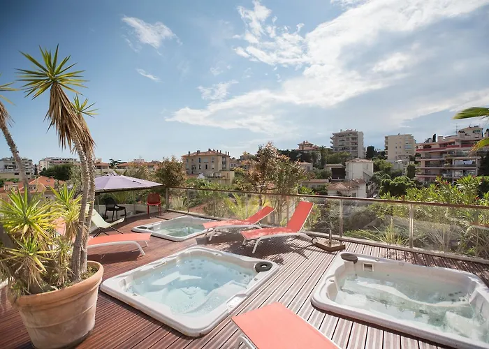 Otel Excelsuites Cannes