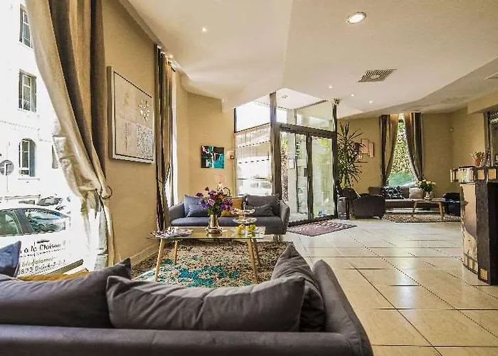 Otel Excelsuites 4*